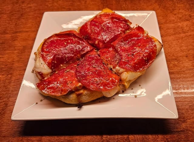 1/2 Cheese or Pepperoni Flat Bread